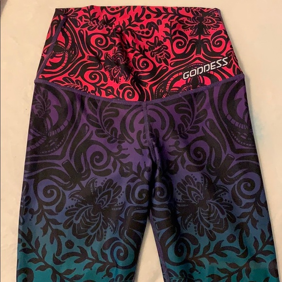 Exercise Leggings from Medellin Colombia. One size - Picture 2 of 4